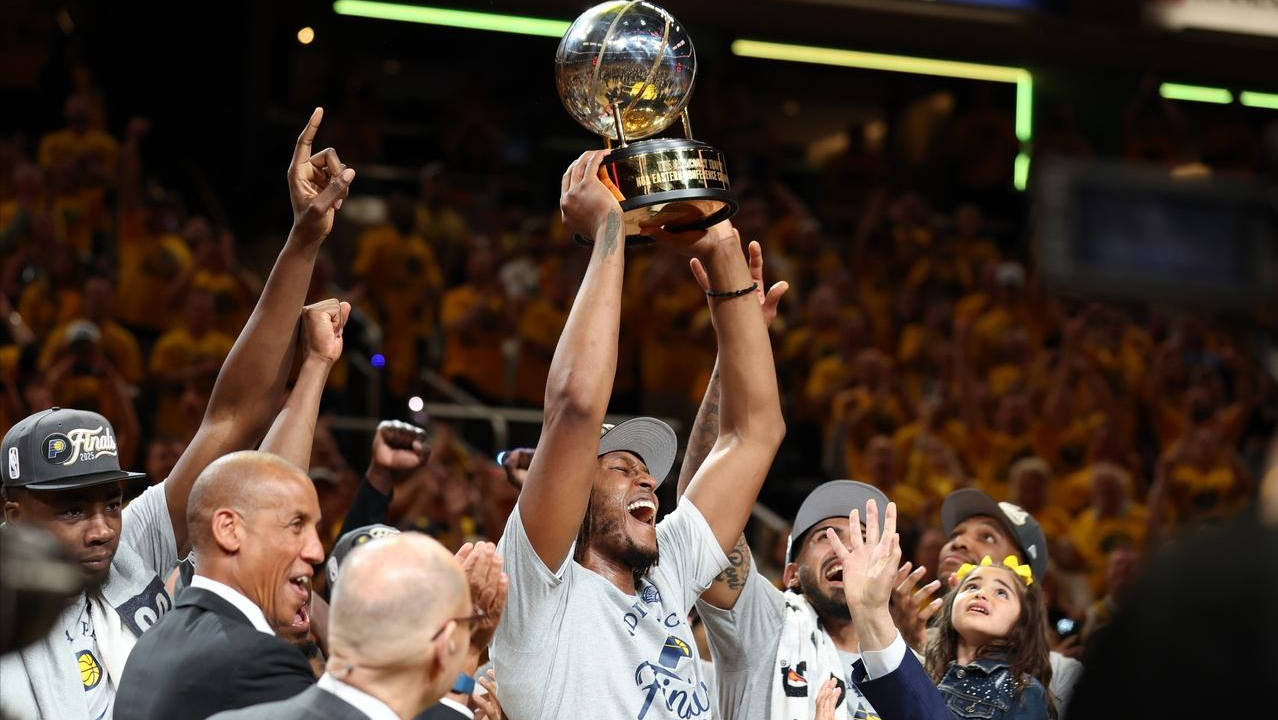 包含多伦多猛龙训练开放日，今晨豪取连胜引欢呼，NBA总决赛在即，身体对抗强度拉满的词条-九游